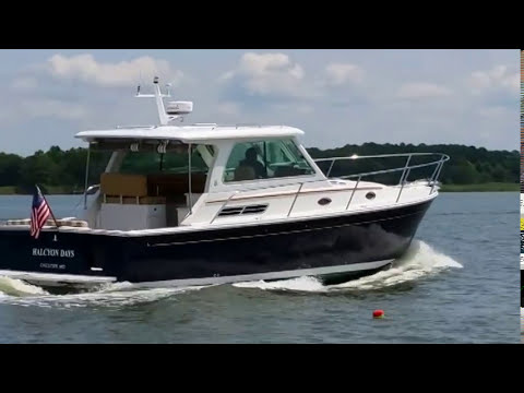 2010 Back Cove 33 Hard Top Express | Highlights