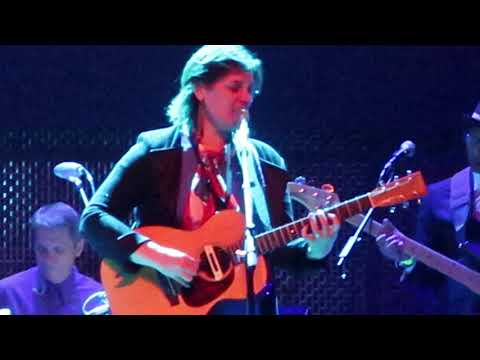 Between The Bars - Madeleine Peyroux