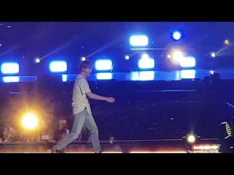 Kang Daniel FM in Singapore - Greeting Fans