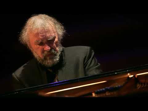 Radu Lupu - Mozart - Piano Concerto No. 24 in C Minor, K. 491 + Encore