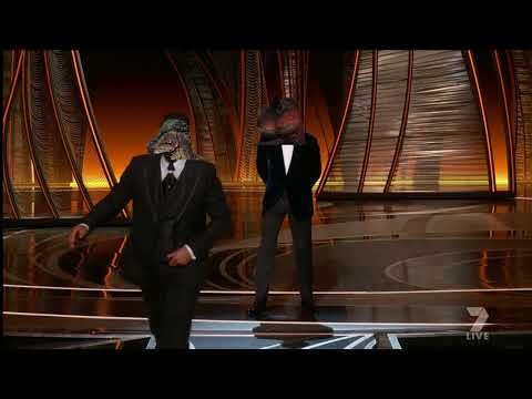 Will smith smacks the Crap out of a Carnotaurus  The Isle Evrima