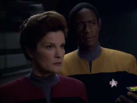 Star Trek Voyager, Relativity. 1 of 4 Janeway captures Seven of Nine.