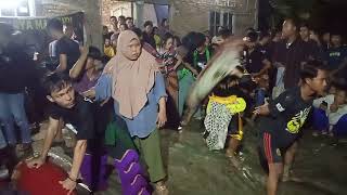 Download lagu Kuda lumping Sekar Jaya Mandiri Nampil Di jalan kelambir lima Deli Serdang Sumatra Utara mp3 Download lagu Kuda lumping Sekar Jaya Mandiri Nampil Di jalan kelambir lima Deli Serdang Sumatra Utara mp3