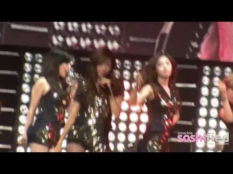 [Fancam] 111023 SMTown NY SNSD - Run Devil Run