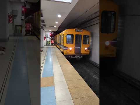 Subte la "NUEVA" formación "H" ingresando a Tronador. #buenosaires #transportepúblico #emova #lineab