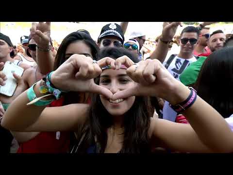 Carl Cox playing DJ Jock-Greenfields at Tomorrowland 2017