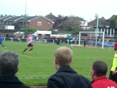 AFC Hornchurch 2-1 Lowestoft Town AET. Ryman Isthmian Premier Play-Off Final. Mon7May2012