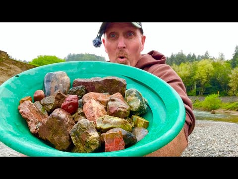 New Rock Hounding location UNLOCKED! SW Oregon *Testing for Gold along the Way*