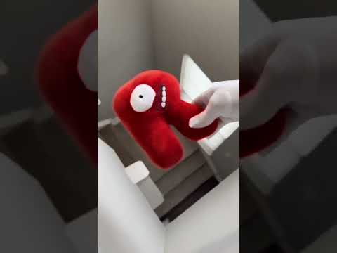 Alphabet Lore RJQ — Обратный звук 🤪 #alphabetlore #lol #смешныевидео #смешно #игрушки #плюшевыеиг...
