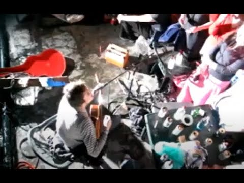 Secret Rooftop Gig 2003 - Peter Doherty