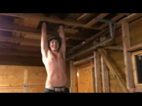 Half naked man takes inzane pull-ups!