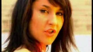 Amaral Toda la noche en la calle Oficial