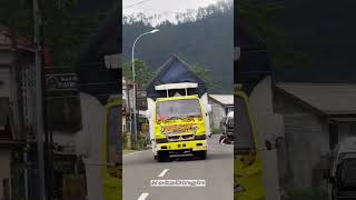 Download lagu STORY WA TRUK 30 DETIK‼️#trukmania #trukmbois #trukoleng #drivermuda #shorts mp3