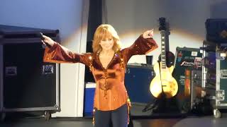 Reba McEntire - Take It Back / Why Haven&#39;t I Heard From You (Hollywood Bowl, LA CA 4/1/2023)