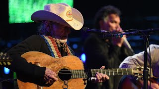 Willie Nelson - Mammas Don&#39;t Let Your Babies Grow Up to Be Cowboys (Live at Farm Aid 2021)