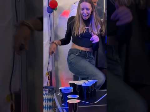 Wilde Ablenkungsmanöver beim Beer Pong 😁🍻⚪ #beerpong #bierpong #münchen #feiern #party #deathcup