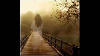 Şimdi o sevdiğim ışıklı yolu yalnız mı yürüyeceğim ?