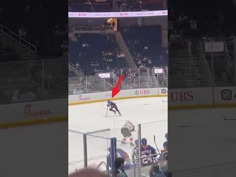 Matthew Schaefer shows why he went #1 overall… elite backcheck sets the tone 👀🔥 #HockeyIQ #NHL