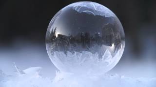 preview picture of video 'Frozen bubble.'