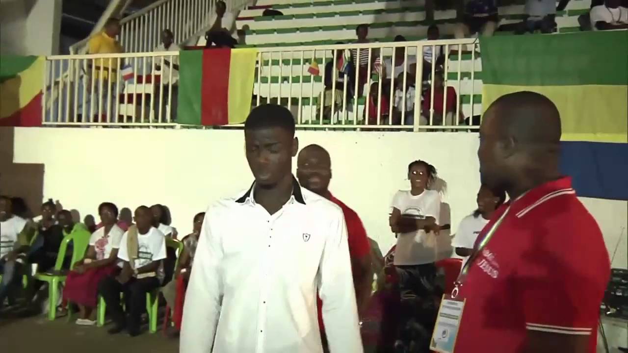 Thumbnail of video: Jésus ouvre les yeux d'un aveugle - Libreville / Gabon (19/01/16) 