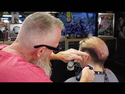 May 11, 2025 #womenshaircut #barber #barbershop #barberlife