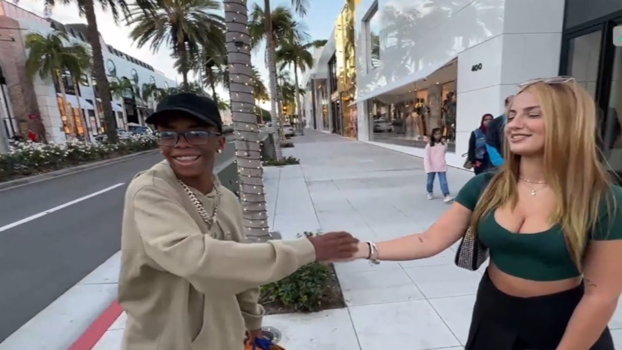 JON VLOGS PERGUNTA PARA SARAH ESTANISLAU O QUE ACHOU DO BOCA DE 09!