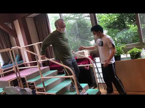 ケアタウン成増　機能訓練（階段昇降）