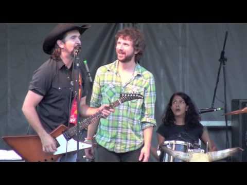 GRADY-The Trews-Diggin A Hole-23-08-09.mp4