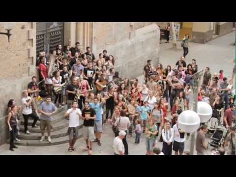 Tocant per Gràcia (CMG) - Qualsevol Nit Pot Sortir El Sol (Jaume Sisa)