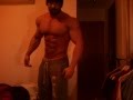 Sergi Constance posing Bulking mode - Fase de volumen