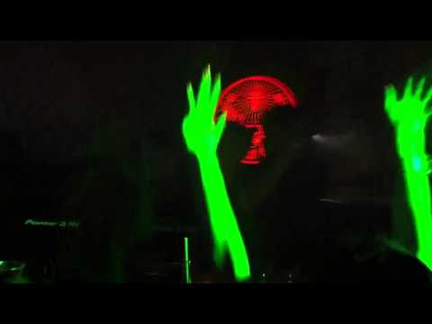 East end Dubs B2B Pelo Rizardo @ Jate Progression, Szeged 7/3/2013