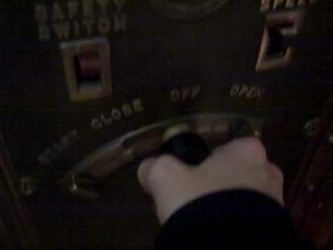 Another Old Vintage Otis Lift @ Harrod's in Knightsbridge.AVI