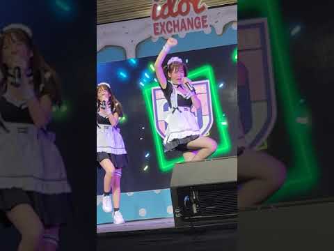 VID0058 The Glass Girl - ปังปุริเย่ (Eiweiw fogus) Idol Exchange Food Market @ MBK #GachikoiidolClub