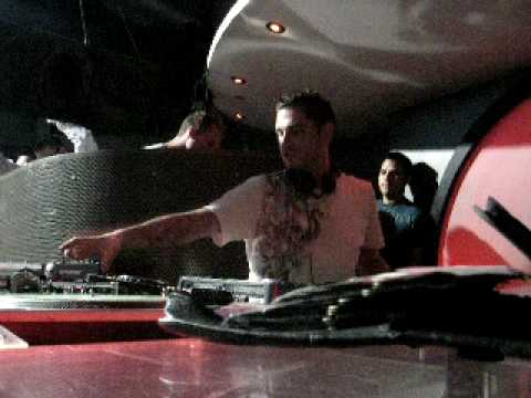 Sean Tyas at 1015 playing Sean Tyas & Simon Patterson - For The Most Part