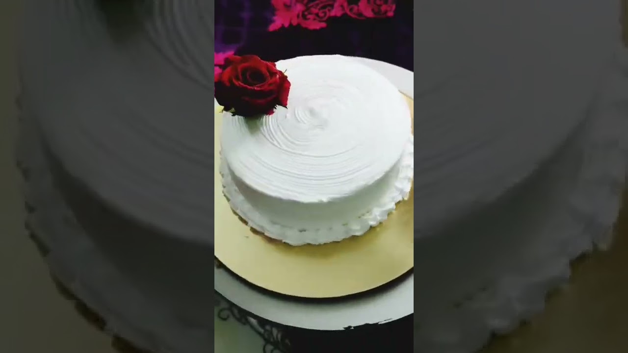 Add fresh flowers in the cake #rosecake  #anniversarycake #freshflowercake #learnbaking #cake