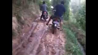 preview picture of video 'OFF ROAD EXTREME AIR TERJUN NGELAYANGAN KEDIRI'