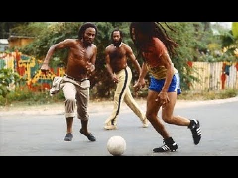 Bob Marley and The Wailers - "Forever Loving Jah" (Rare version)