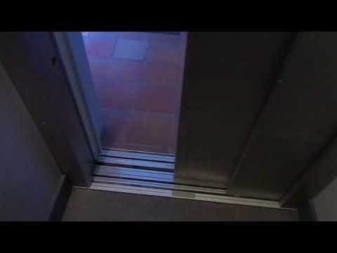 Very Nice 1999 Heđinn-Schindler Smart MRL Traction Elevator @ Skúlagata 19, Reykjavík, Iceland