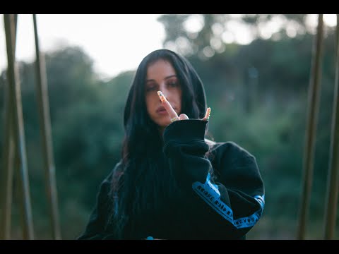 Juicy Bae - Cristales Rotos PT2 x ( Unfazed )