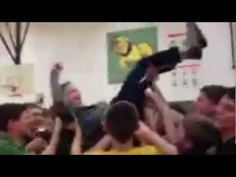 EYER 8TH GRADE DOES "THE HARLEM SHAKE"