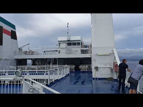 Trenonotte su traghetto