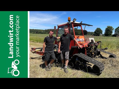 Mähen von Feuchtwiesen mit Kettenlaufwerk