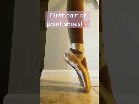 First pair of pointe shoes! 🩰