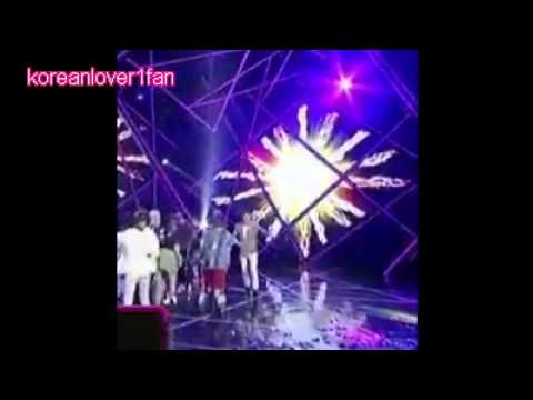 120621 AMBER&KEVINU Kiss HUG!