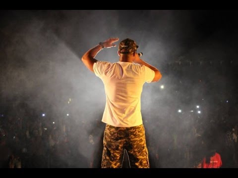 ROHFF EN CONCERT AUX STADE DE MORONI