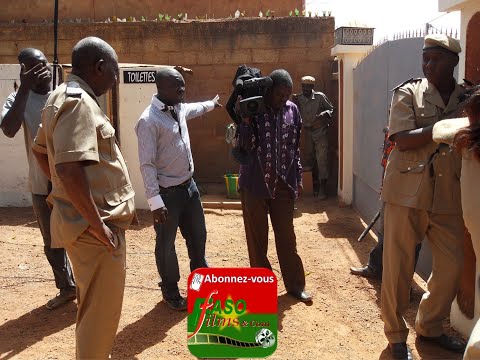 Tampy Police Station - S03 - E06 - White-Collar Criminals (HD)