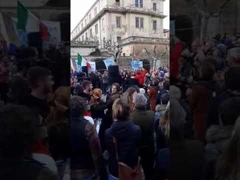 Sardine, in piazza "L'Elba non si lega"