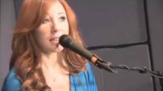 Streetdate Tori Amos Edge of the moon 11-2011