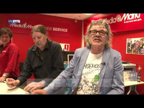 In line for an autograph from Normaal