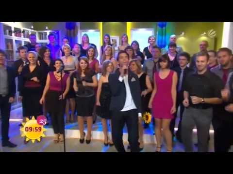 Mika & Perpetuum Jazzile - Celebrate (25 Jahre SAT1 Frühstücksfehrnsehen, 1. 10. 2012)